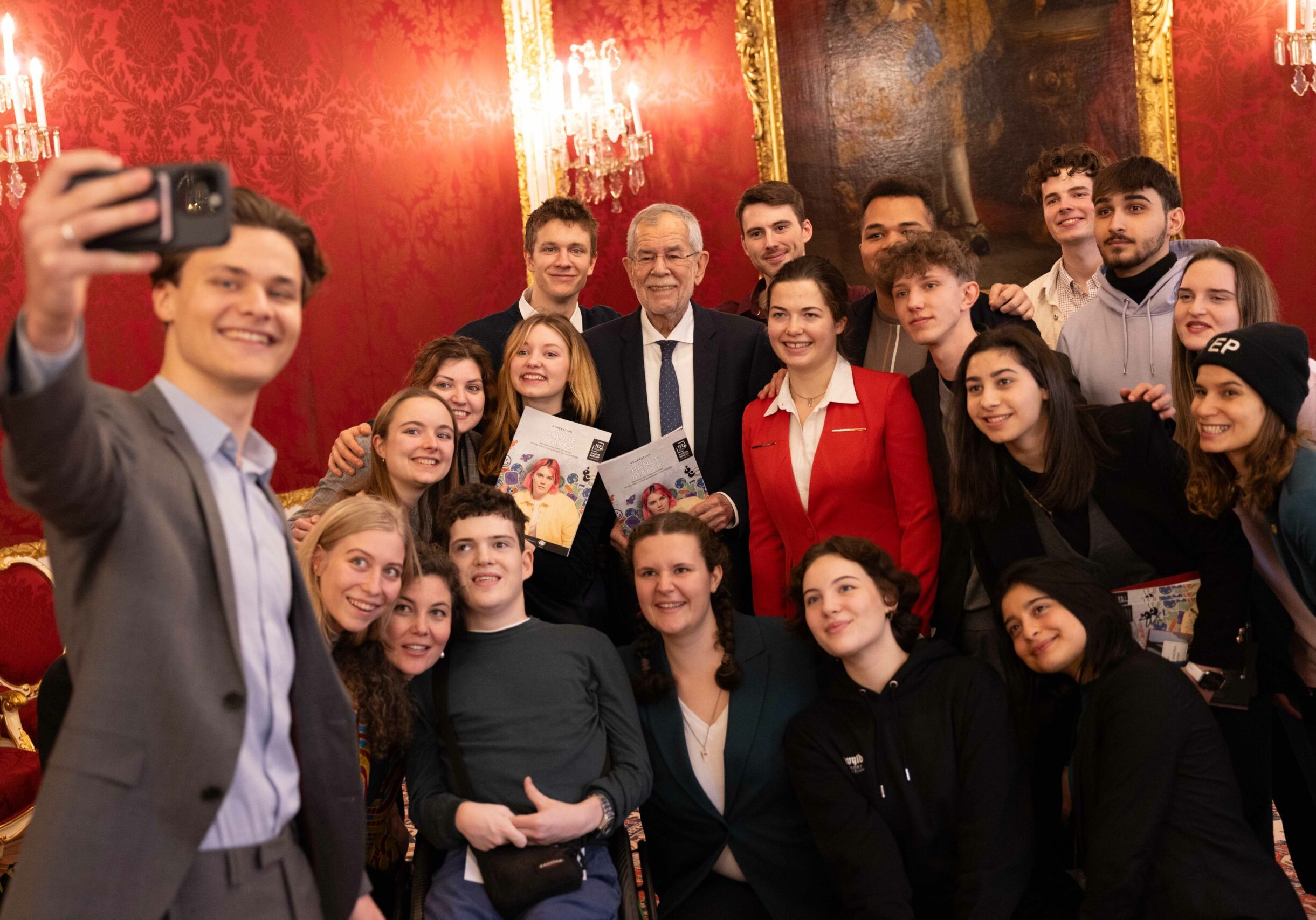 Übergabe des YEP-Jugendbericht „Generation Changemaker" an den Bundespräsidenten Van der Bellen. Copyright: Peter Lechner